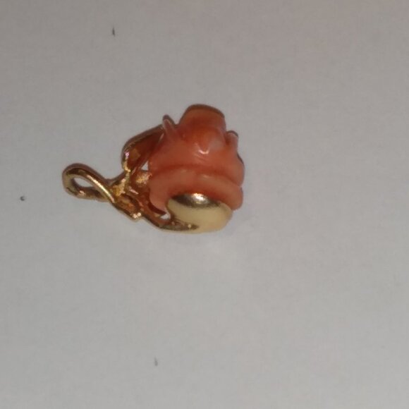 EXQUISITE CORAL CARVED ROSETTE CHARM WITH 14K GOLD BACKING - Picture 6 of 7